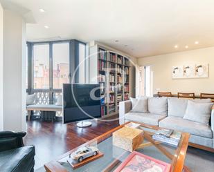 Living room of Flat to rent in  Barcelona Capital  with Air Conditioner, Heating and Furnished
