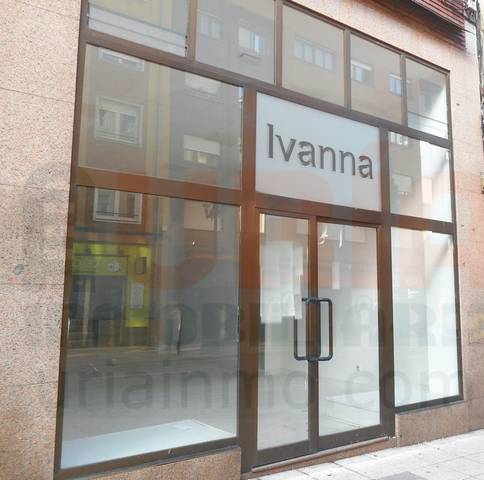 Local comercial en Alquiler en Avenida de Pumarín en Milán - Pumarín