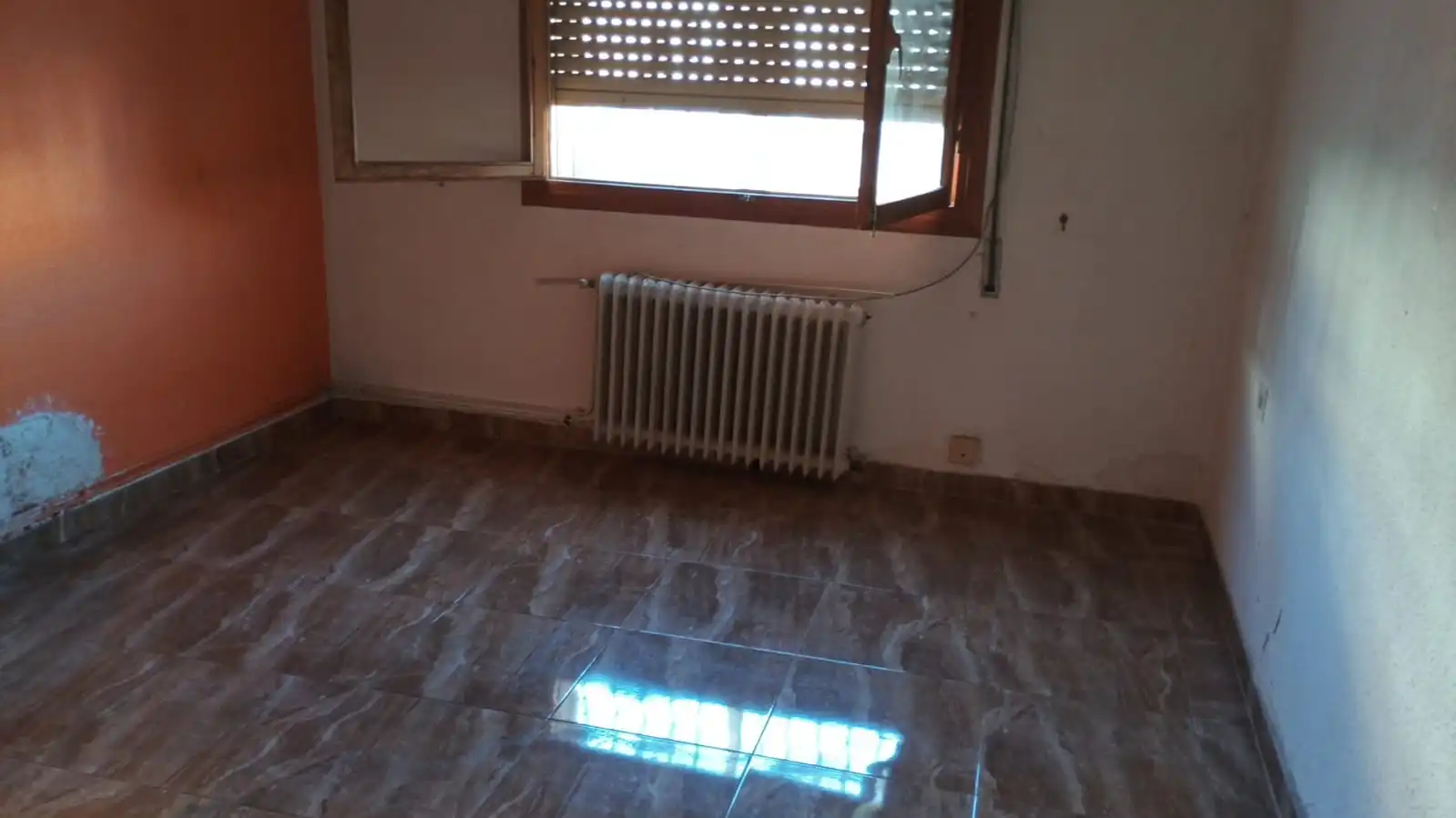 Dormitori de Casa o xalet en venda en Baza amb Calefacció, Terrassa i Traster