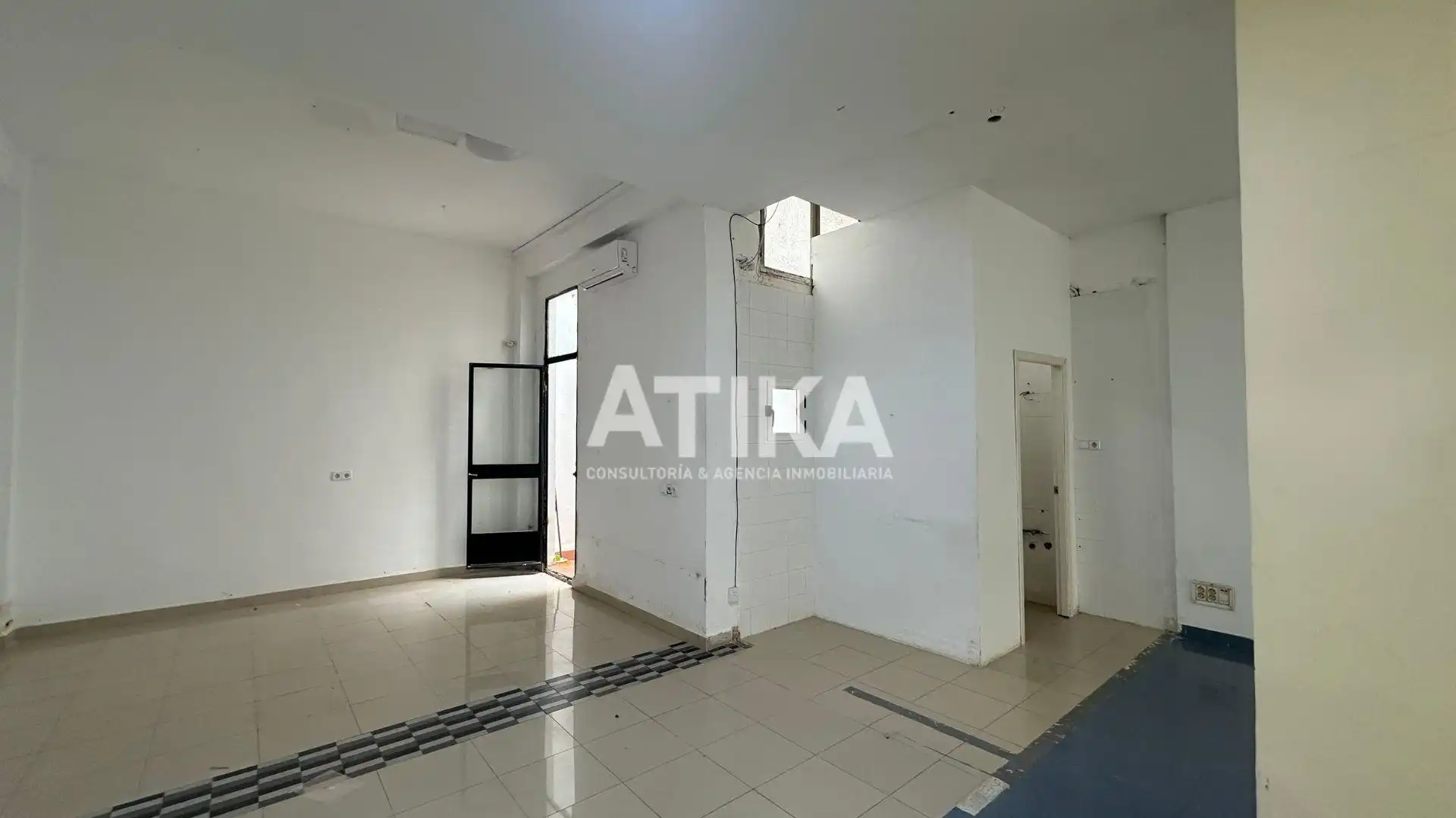 Business premises to rent in Sant Josep - Zona Hospital, imagen 4