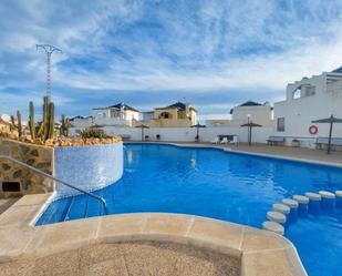 Piscina de Dúplex en venda en Torrevieja amb Aire condicionat, Jardí privat i Terrassa