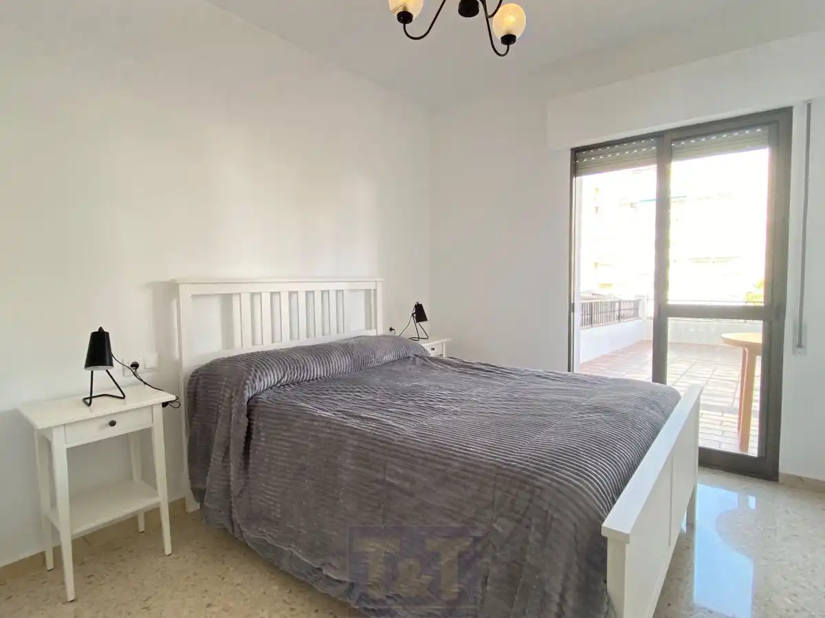 Dormitori de Apartament de lloguer en La Antilla amb Terrassa i Moblat