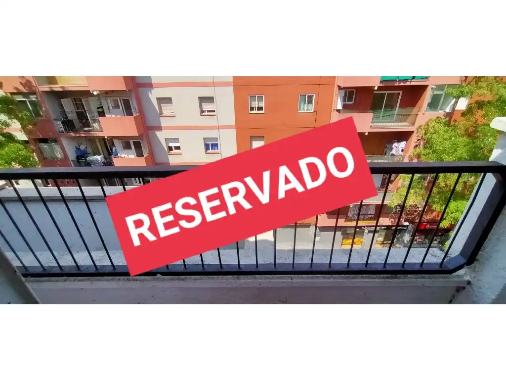 Flat for sale in Calle Agudes De Les-Sta Eugenia