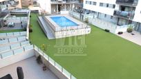 Piscina de Pis en venda en Badalona amb Aire condicionat, Calefacció i Parquet