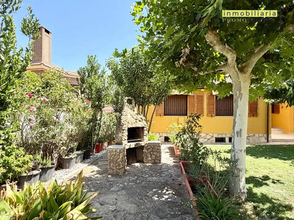 Jardí de Casa o xalet en venda en Zuera amb Aire condicionat, Calefacció i Jardí privat