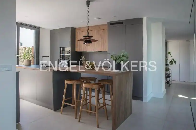 Cocina de Casa adosada de alquiler en Boadilla del Monte con Aire acondicionado, Calefacción y Jardín privado