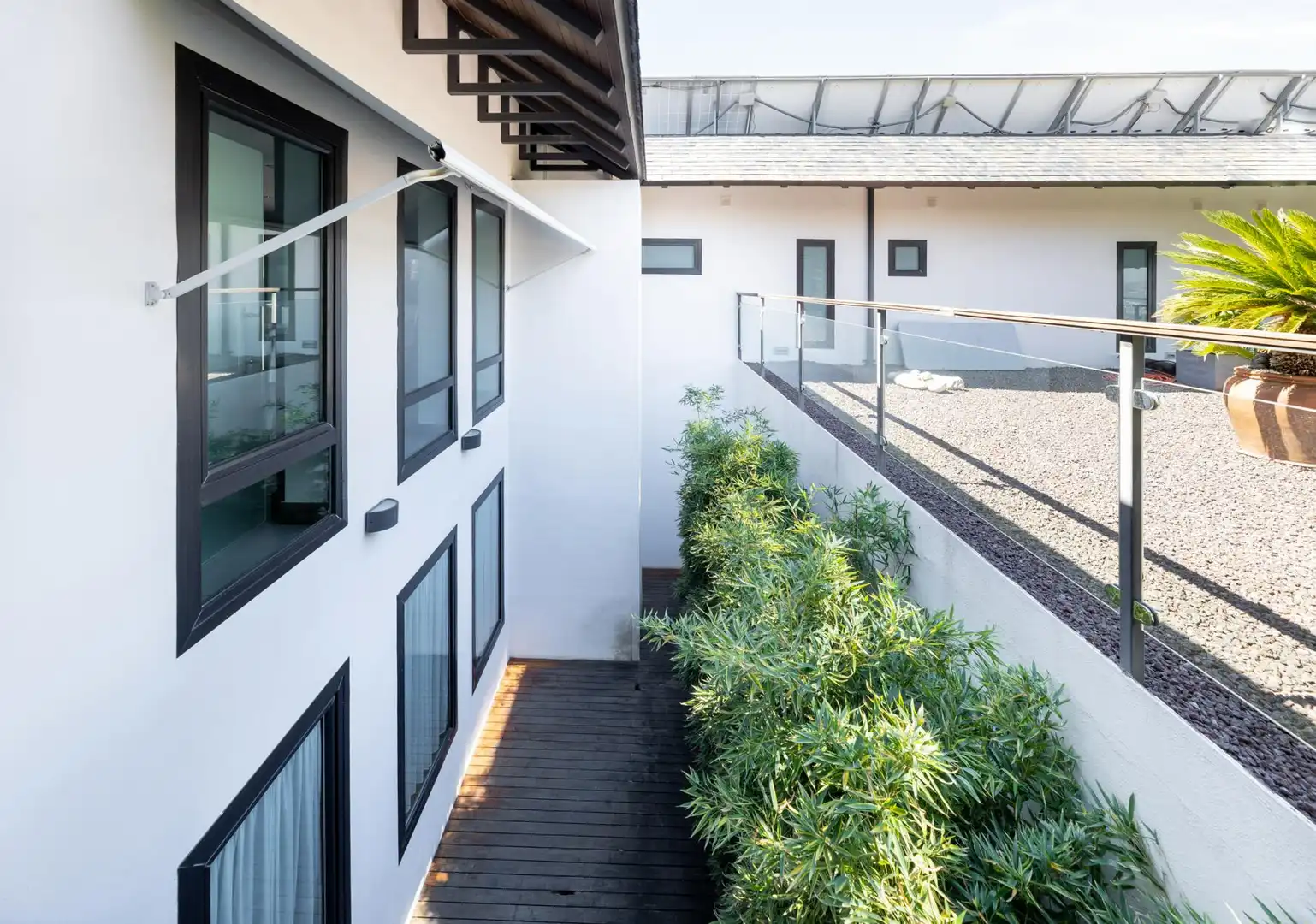 Vista exterior de Casa o xalet en venda en La Zubia amb Aire condicionat, Calefacció i Jardí privat