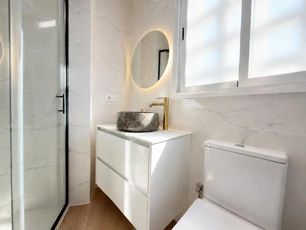 Badezimmer von Wohnung zur untervermieten in Las Palmas de Gran Canaria mit Möbliert und Internet