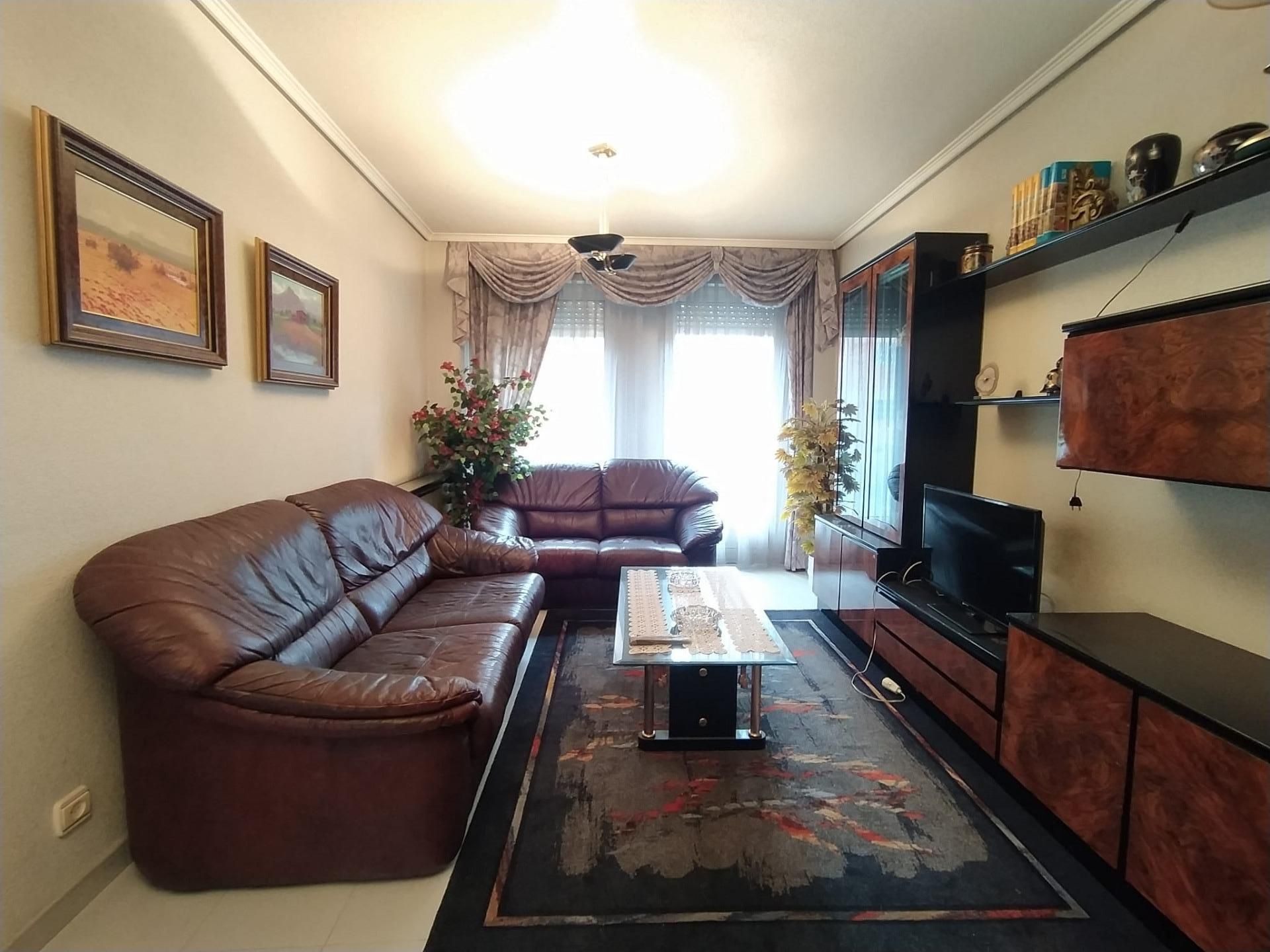 Living room of Duplex for sale in Ponferrada  with Heating, Parquet flooring and Storage room