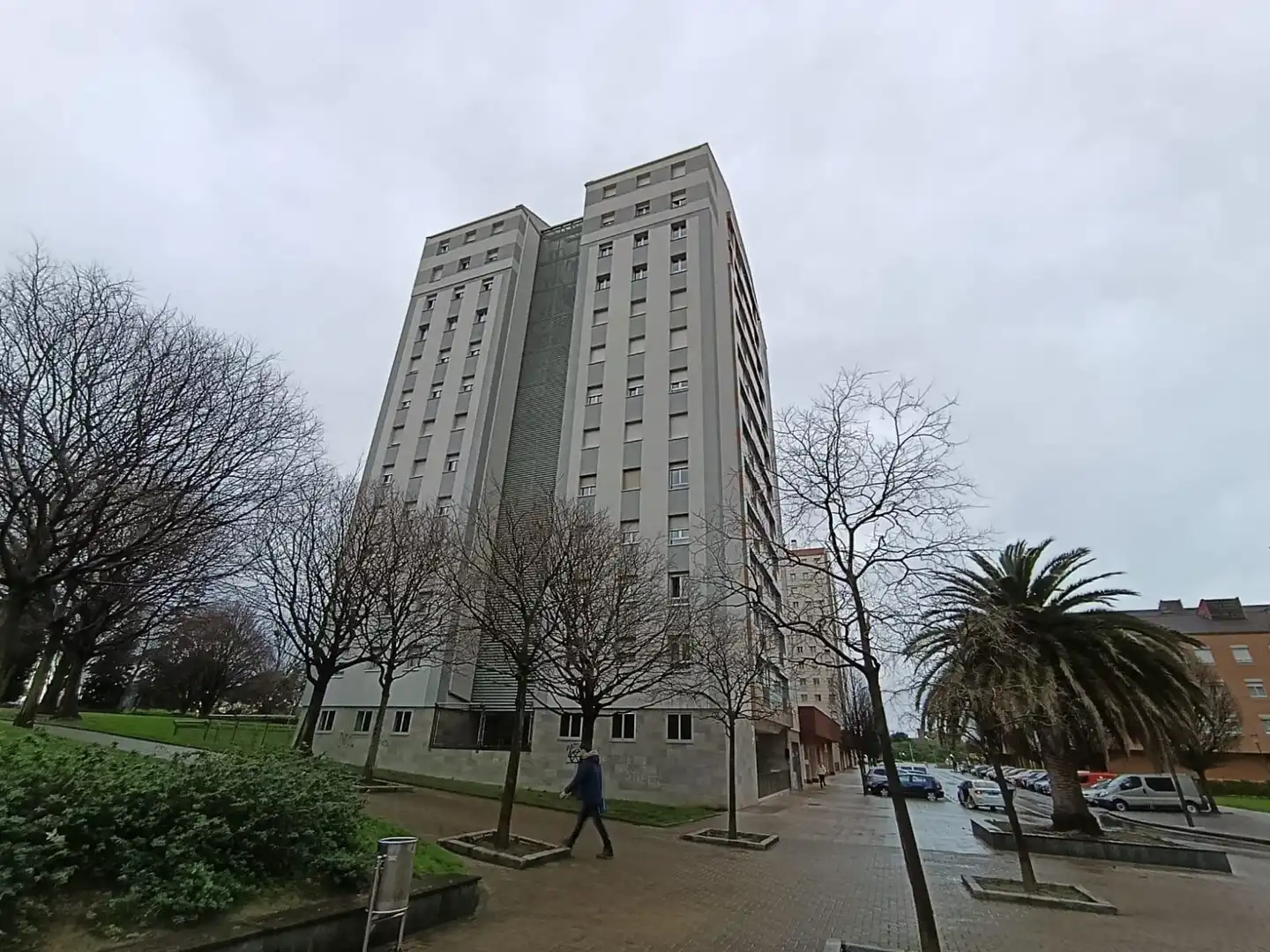 Vista exterior de Pis en venda en Gijón  amb Calefacció, Parquet i Traster