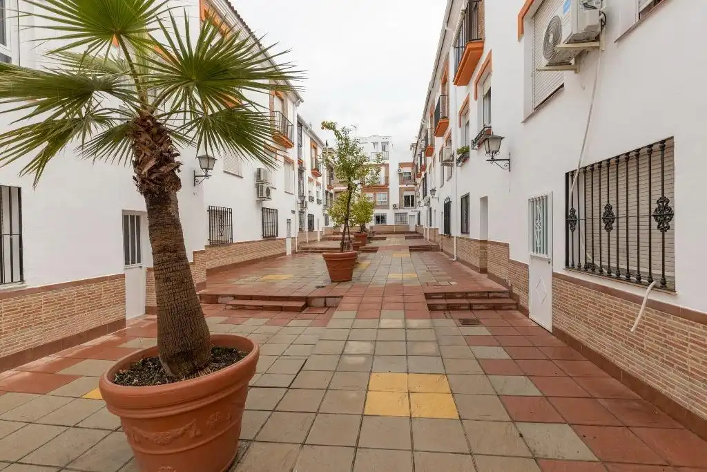 Vista exterior de Casa o chalet en venta en Granada con Terraza y Piscina comunitaria