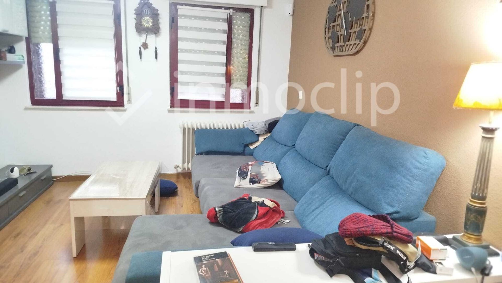 Sala d'estar de Casa o xalet en venda en Villares de la Reina amb Calefacció
