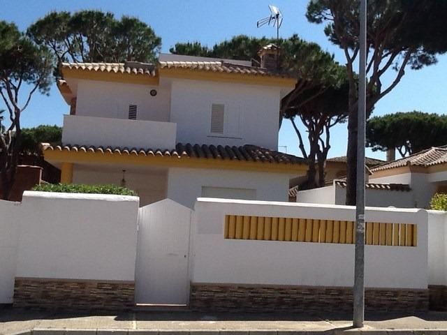 Exterior view of House or chalet to rent in Chiclana de la Frontera  with Private garden, Terrace and Storage room