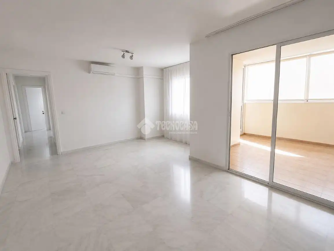 Living room of Flat for sale in Fuengirola