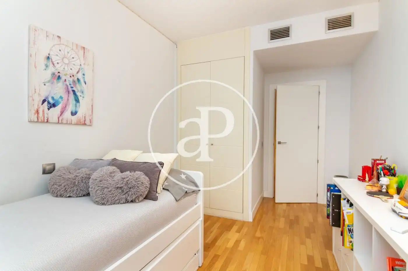 Schlafzimmer von Wohnung zur Miete in Pozuelo de Alarcón mit Klimaanlage, Heizung und Privatgarten