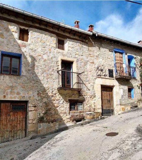 Foto 2 de Casa adosada en venta en C/ Ayuntamiento, Griegos, Teruel