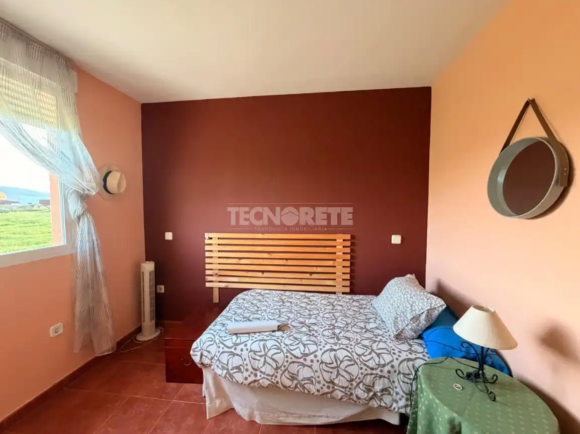 Habitación de Casa adosada en venta en Aldeanueva de Barbarroya con Aire acondicionado, Terraza y Amueblado