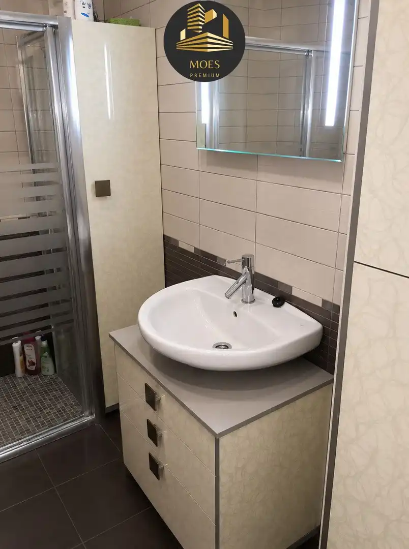 Bathroom of Flat for rent in Jaén  with Air Conditioner and Parquet flooring