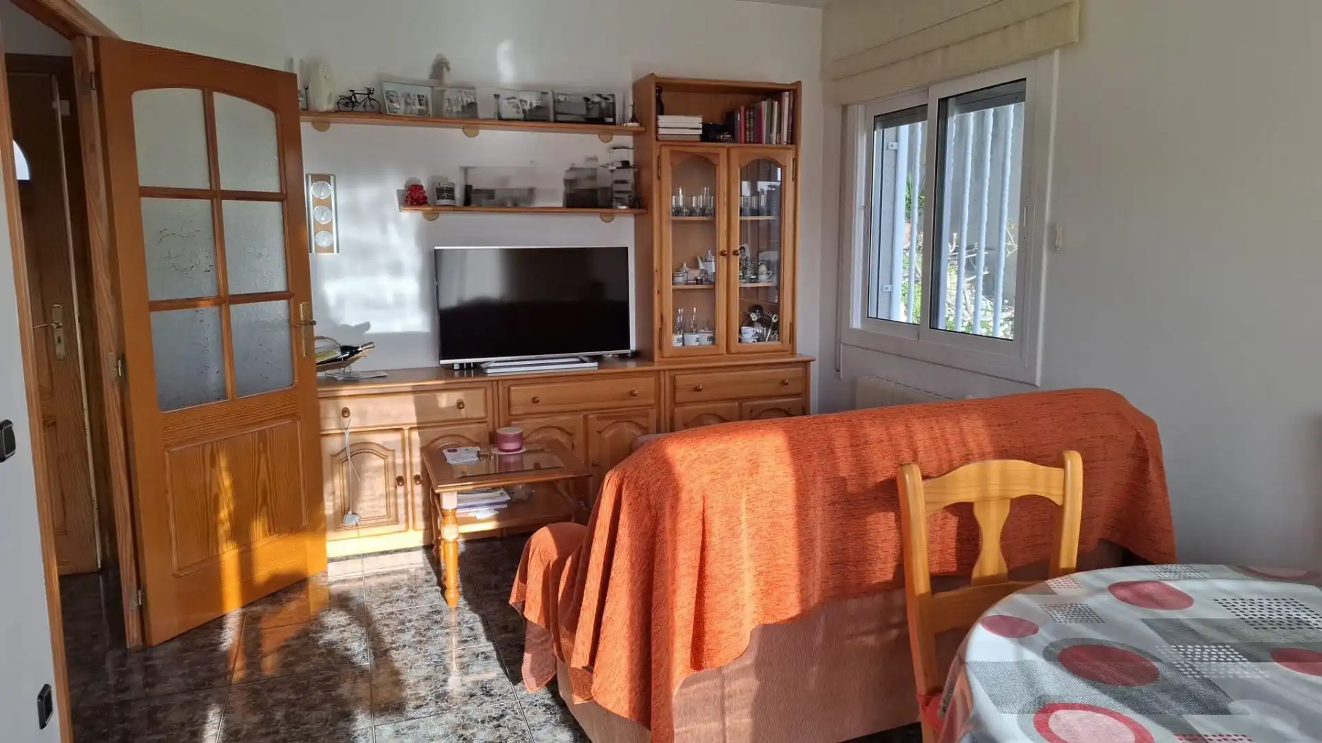 Sala d'estar de Casa o xalet en venda en Vallirana amb Aire condicionat, Calefacció i Terrassa