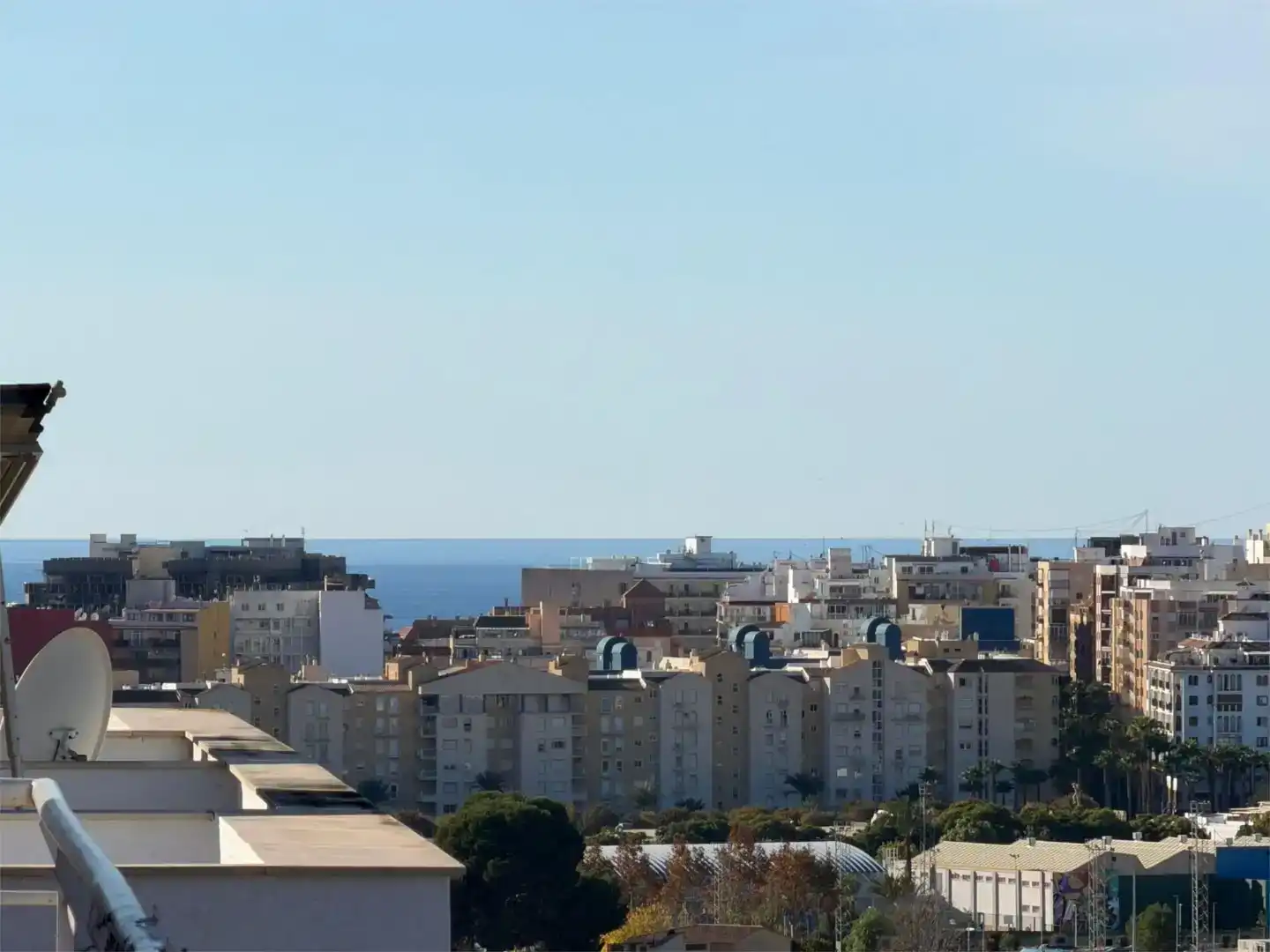 Vista exterior de Casa o xalet en venda en Calpe / Calp amb Aire condicionat, Piscina i Balcó