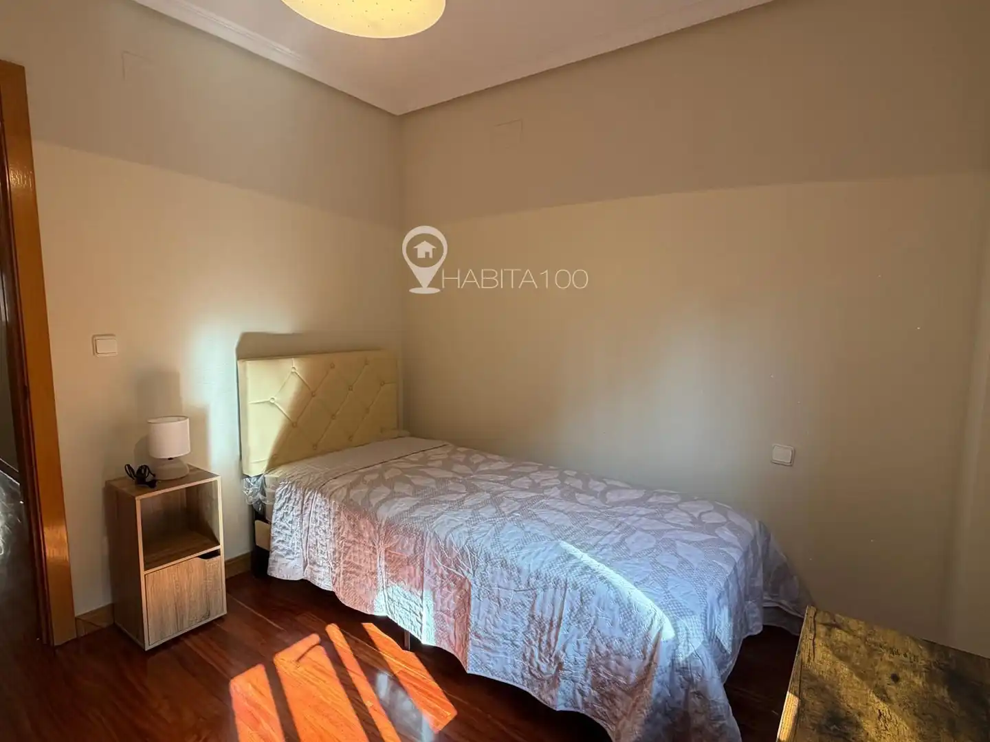 Habitación de Piso para compartir en Cuenca con Calefacción, Terraza y Amueblado