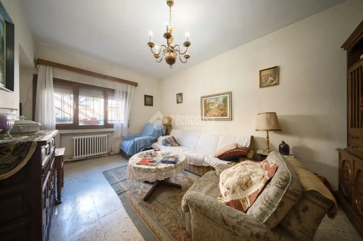 Sala d'estar de Casa o xalet en venda en Arroyo de la Encomienda amb Terrassa i Traster