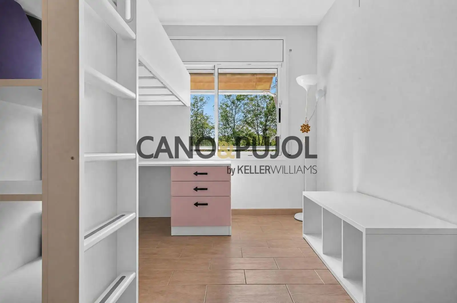 Habitación de Ático en venta en Rubí con Aire acondicionado, Calefacción y Jardín privado