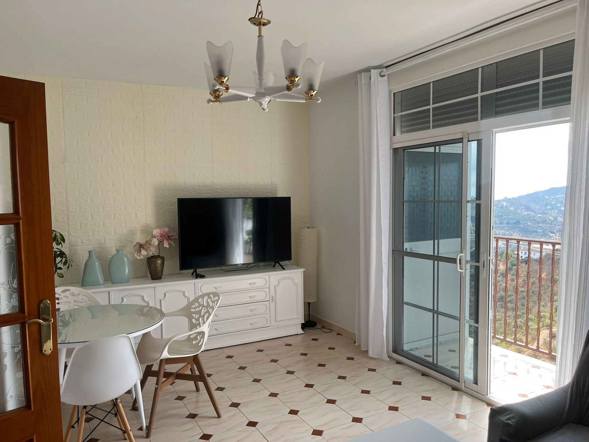 Sala de estar de Casa o chalet de alquiler en Sayalonga con Terraza, Amueblado y Lavadora