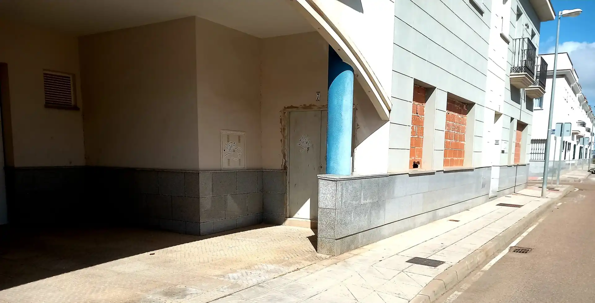 Business premises for sale in Calle Jesús Delgado Valhondo 7
