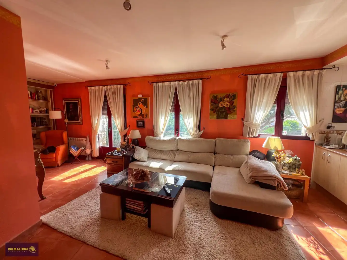 Sala d'estar de Dúplex en venda en La Cabrera amb Calefacció