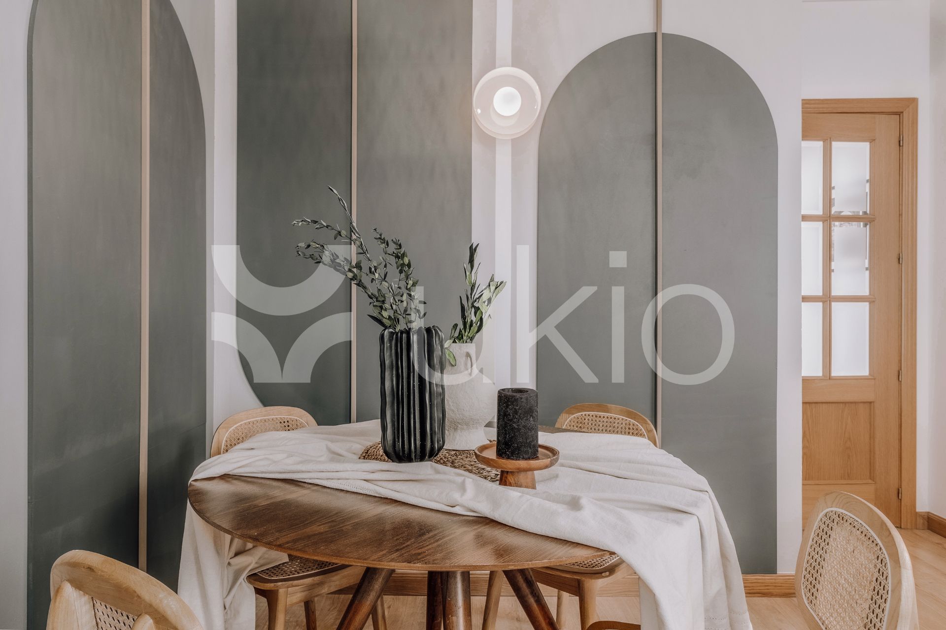 Menjador de Apartament de lloguer en  Madrid Capital amb Aire condicionat, Calefacció i Moblat