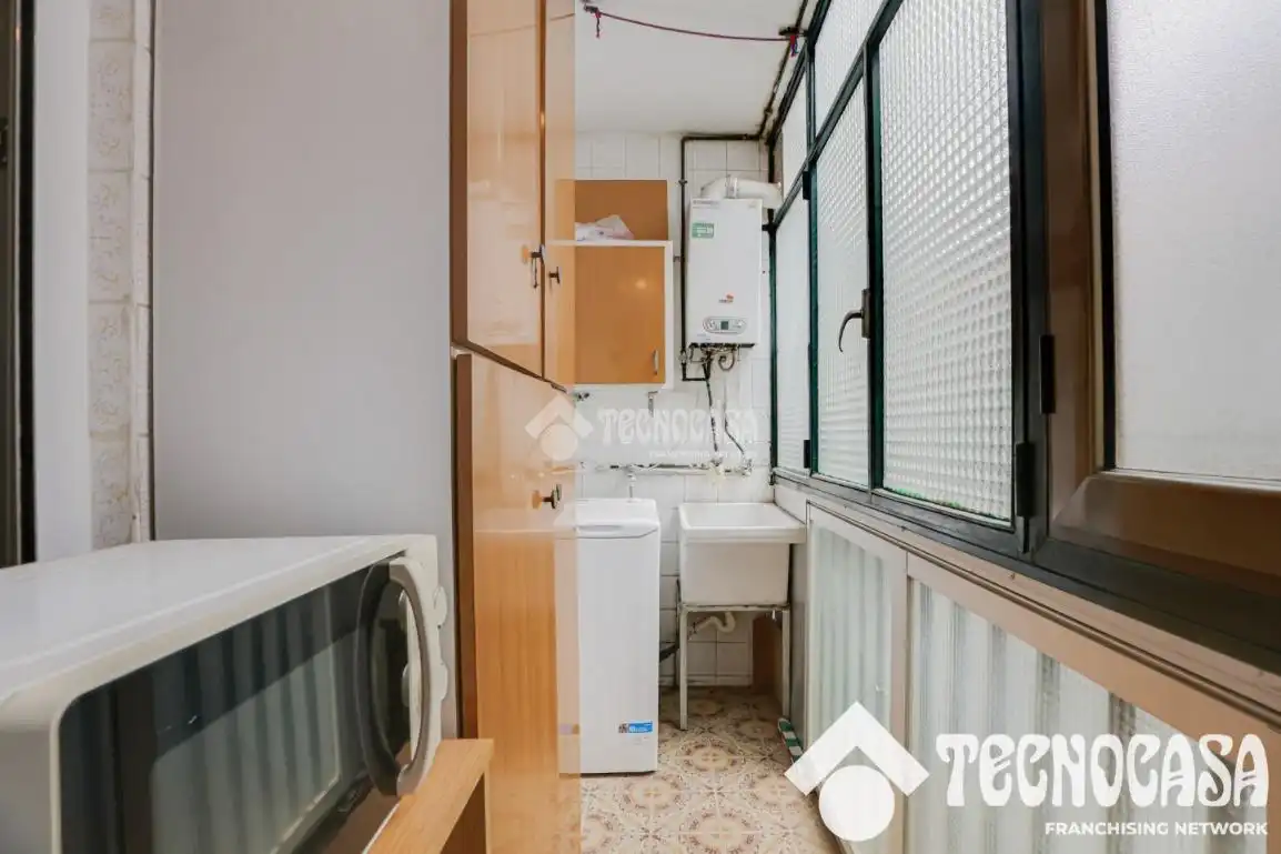 Habitación de Piso en venta en Barcelona con Aire acondicionado y Balcón