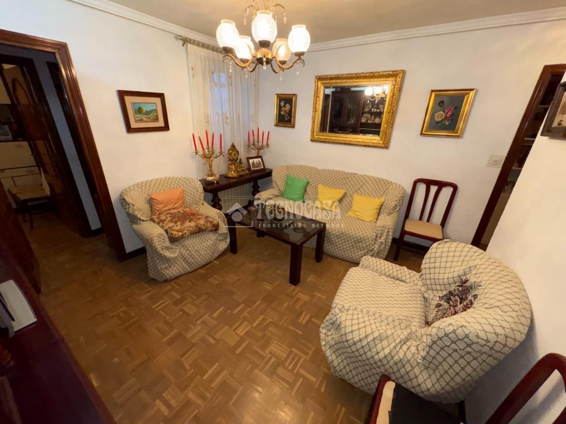 Sala d'estar de Pis en venda en  Madrid Capital