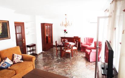 Living room of Flat to rent in  Granada Capital  with Air Conditioner and Balcony