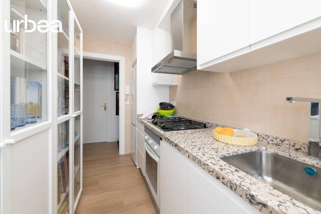 Piso en Venta en Calle SALVADOR ESPADA LEAL en Parque Ayala - Jardín de la Abadía - Huelín