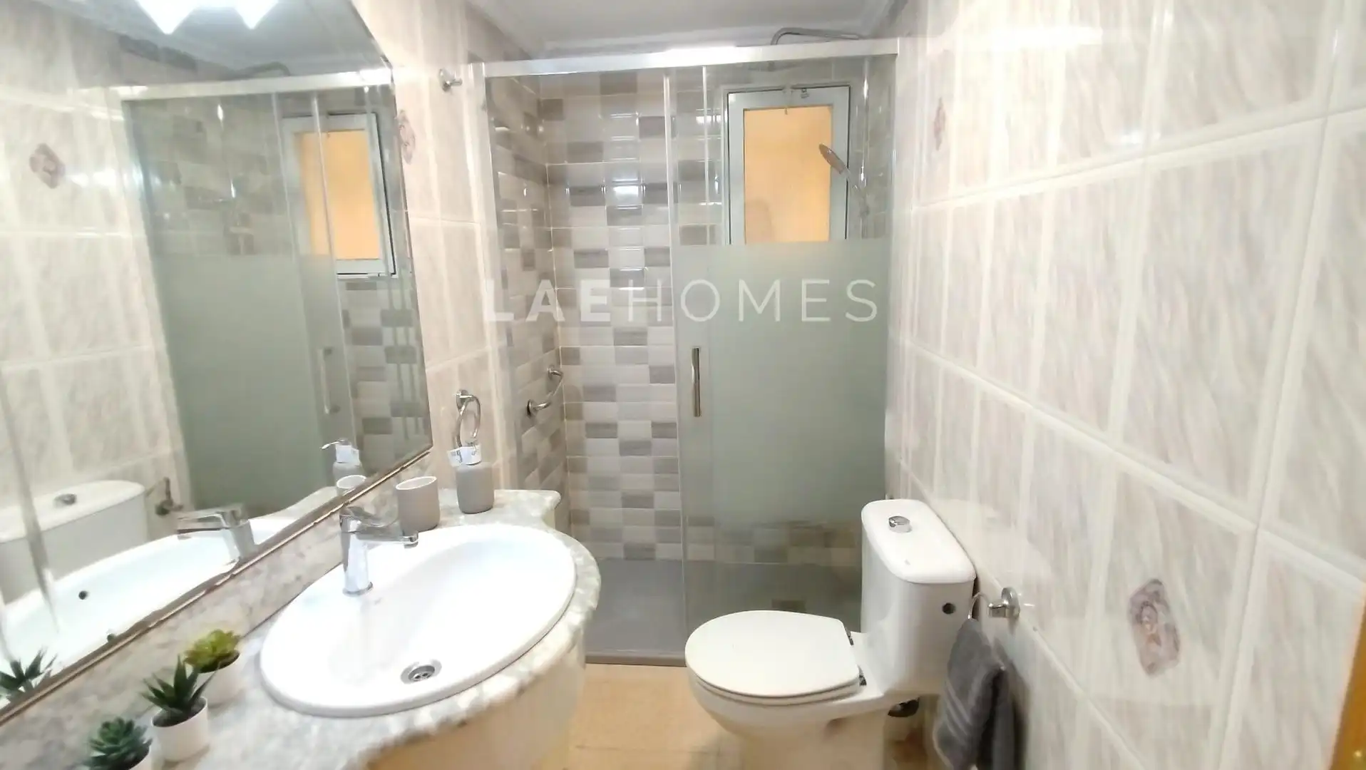 Baño de Planta baja en venta en El Campello con Jardín privado y Piscina comunitaria