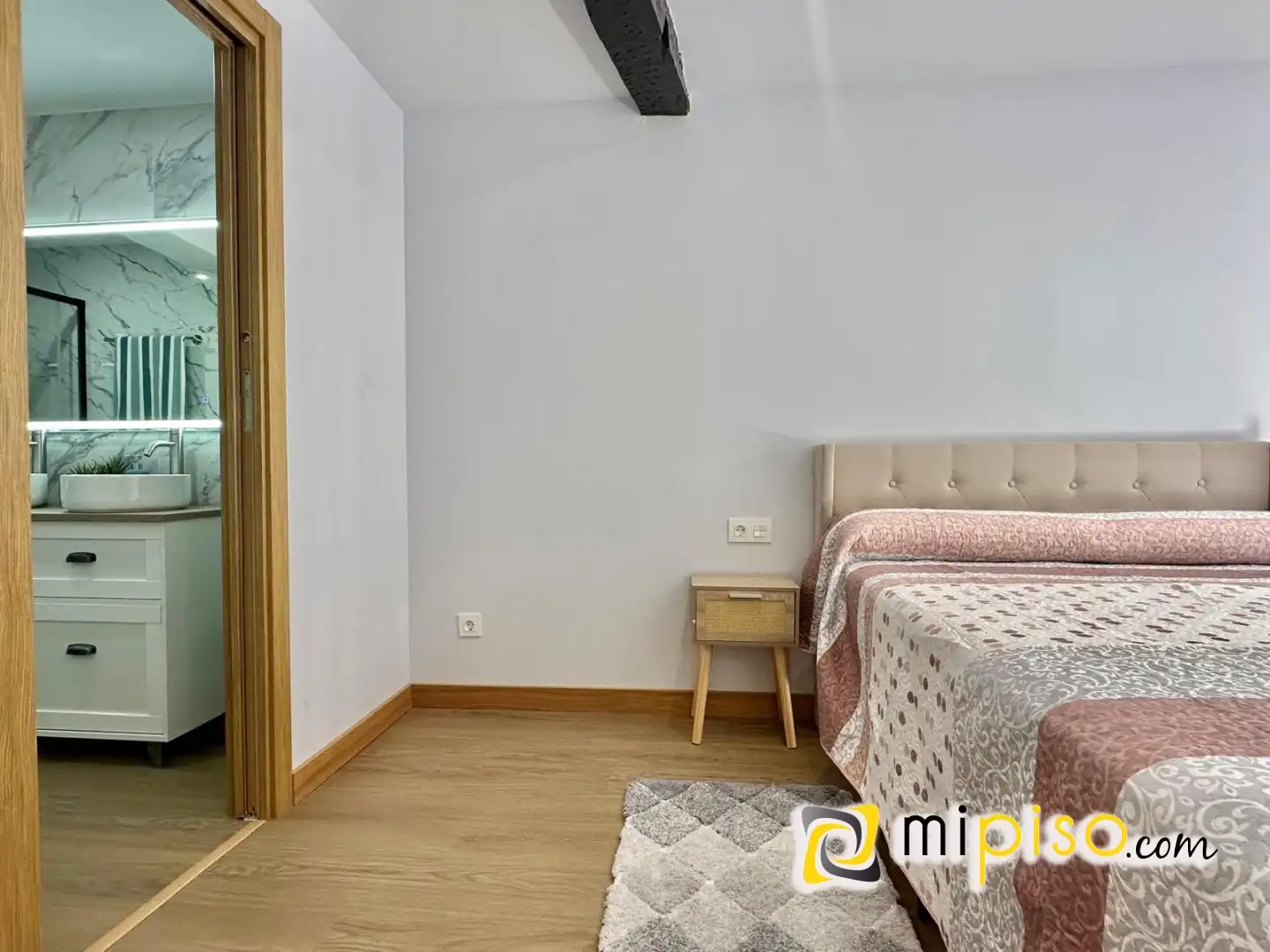 Habitación de Piso en venta en Laredo con Calefacción, Amueblado y Balcón
