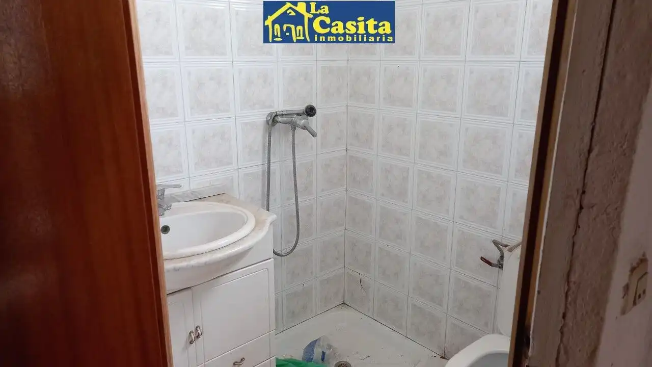 Industrial building for sale in Calle Socuéllamos, imagen 8