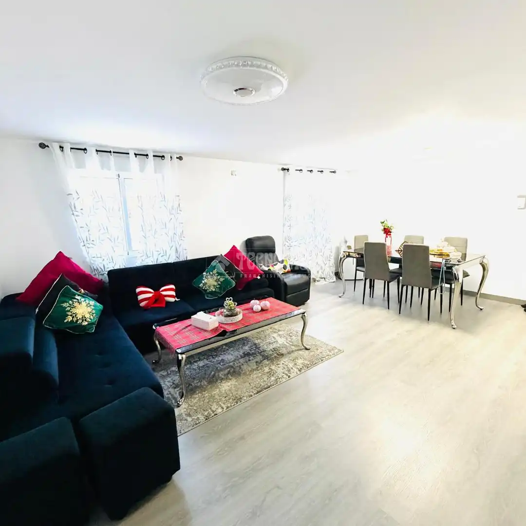 Sala de estar de Casa o chalet en venta en Colmenar de Oreja con Aire acondicionado, Calefacción y Jardín privado