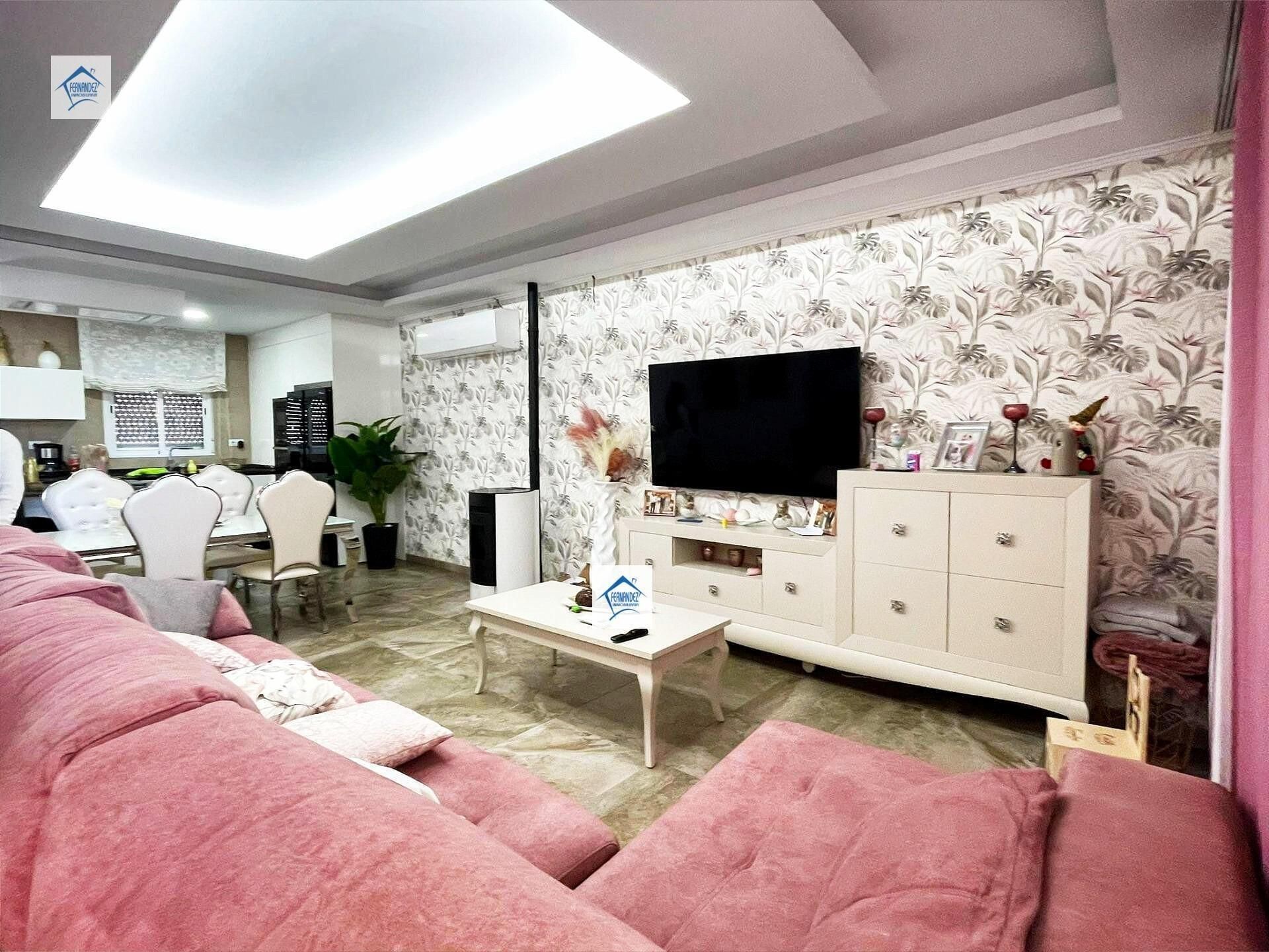 Living room of House or chalet for sale in Cáceres Capital  with Air Conditioner, Swimming Pool and Furnished