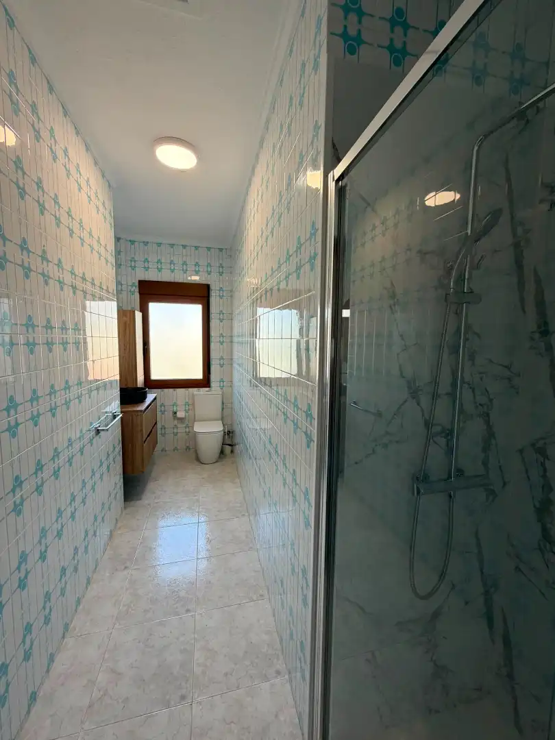 Baño de Casa o chalet de alquiler en Lugo con Calefacción, Terraza y Amueblado