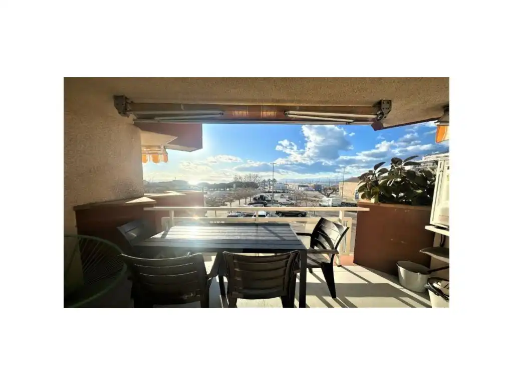 Flat with lift for sale in Calle De Merce Rodoreda 1
