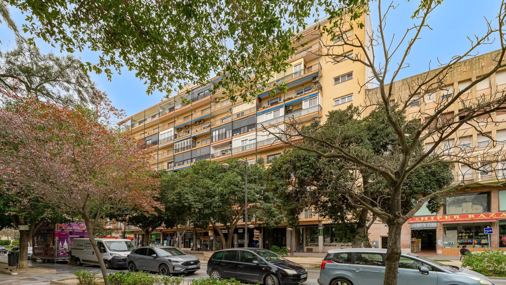 Vista exterior de Àtic en venda en Orihuela amb Aire condicionat, Calefacció i Parquet