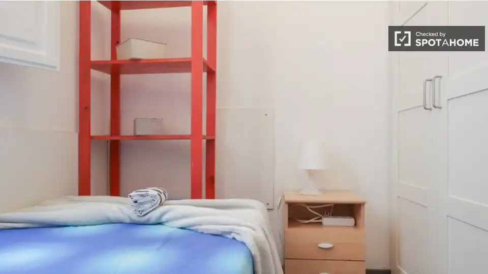 Habitación de Piso de alquiler en Madrid con Aire acondicionado, Calefacción y Amueblado