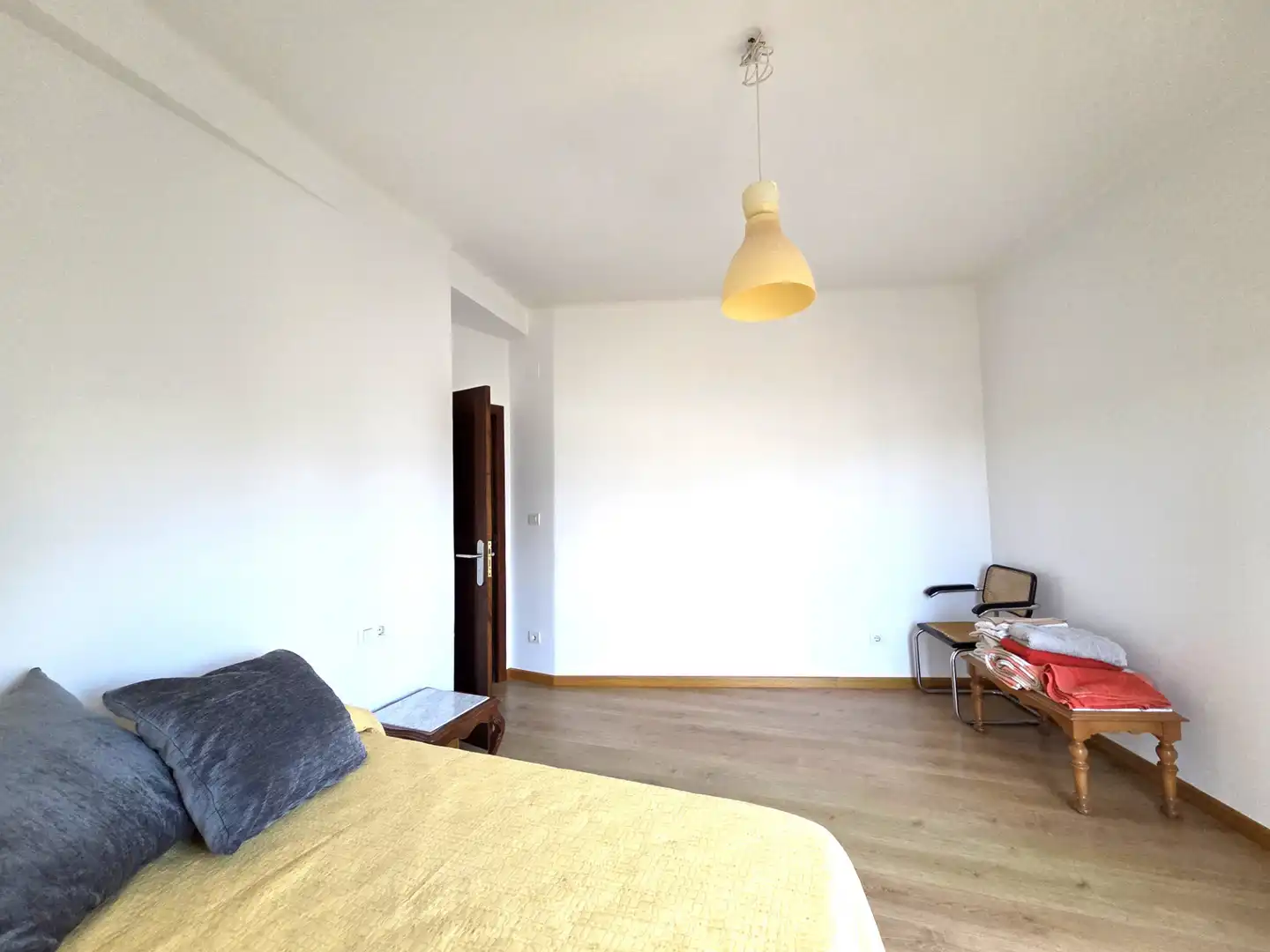 Bedroom of Flat for sale in Sanxenxo  with Parquet flooring, Terrace and Oven