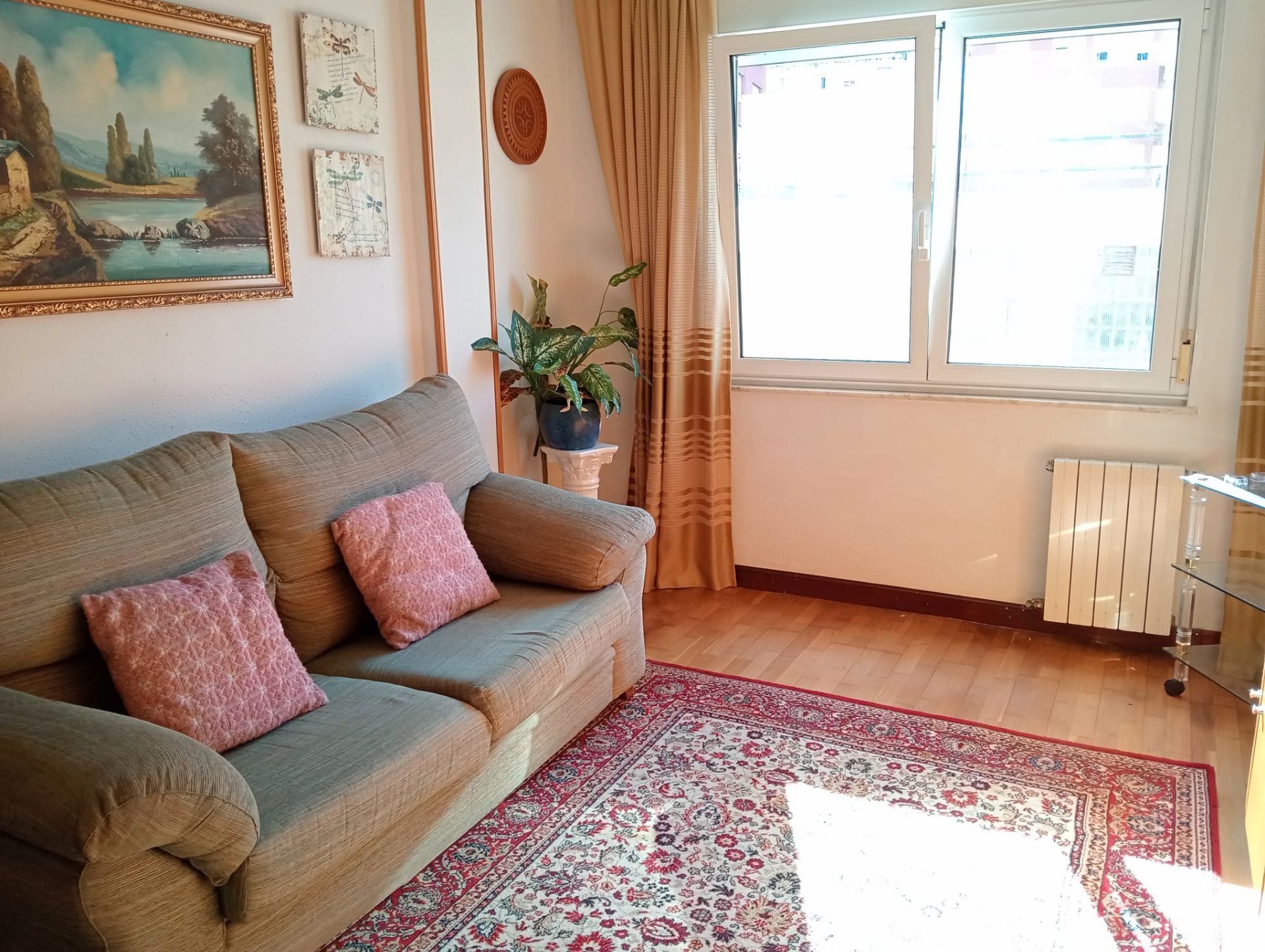 Sala de estar de Piso en venta en Santander con Calefacción, Parquet y Amueblado