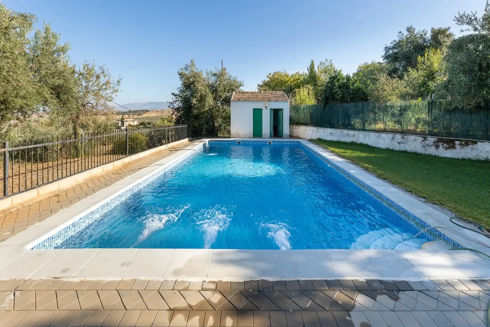 Chalet con piscina en venta en Calle de Emilio Muñoz, imagen 11