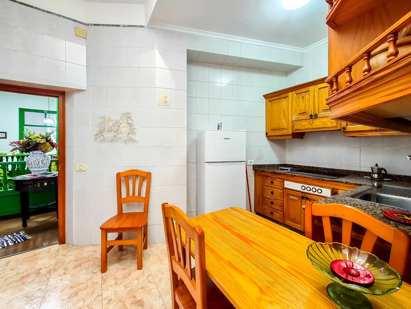 Cuina de Casa o xalet en venda en Las Palmas de Gran Canaria amb Terrassa, Traster i Moblat