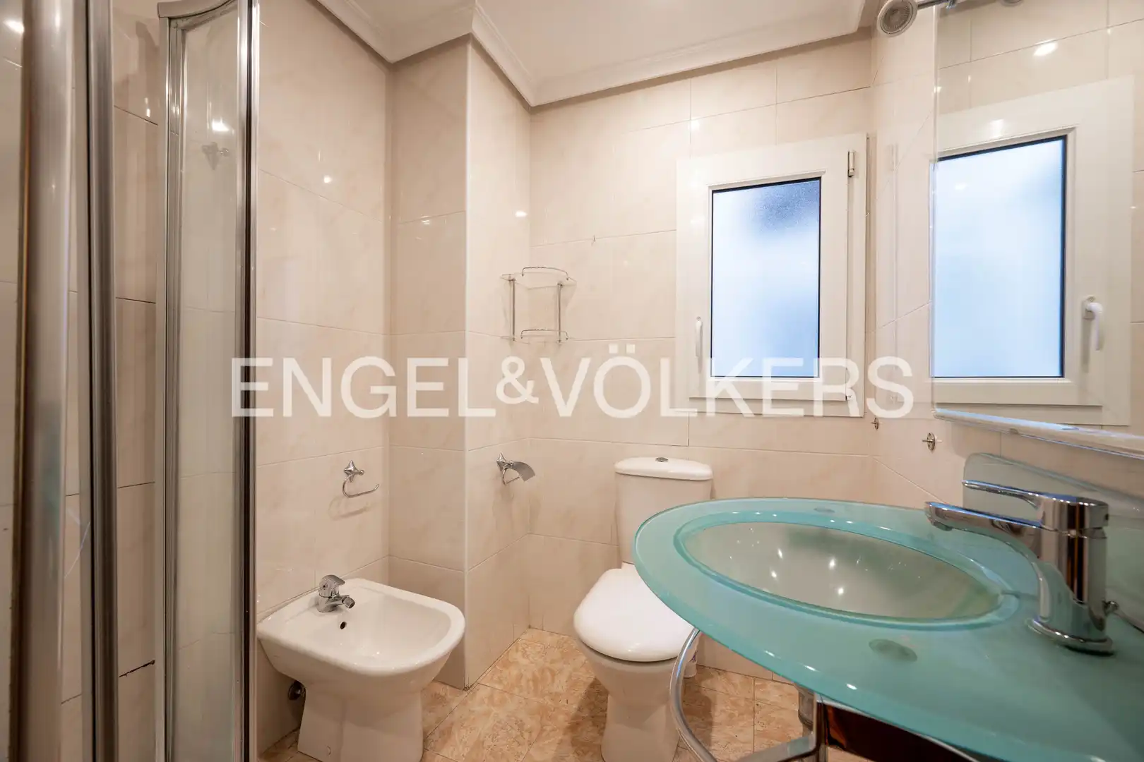 Bathroom of Flat for sale in Donostia - San Sebastián   with Heating and Storage room