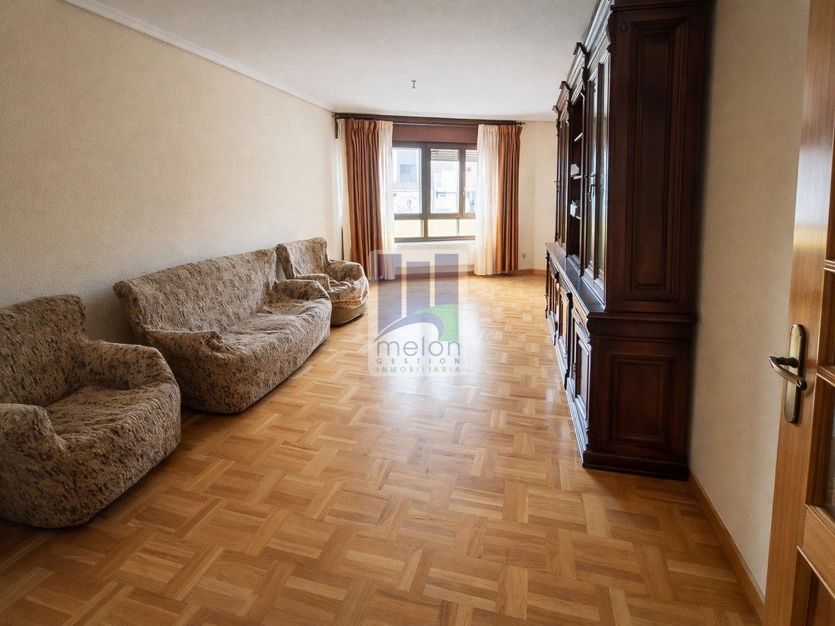 Sala d'estar de Pis en venda en Burgos Capital amb Traster